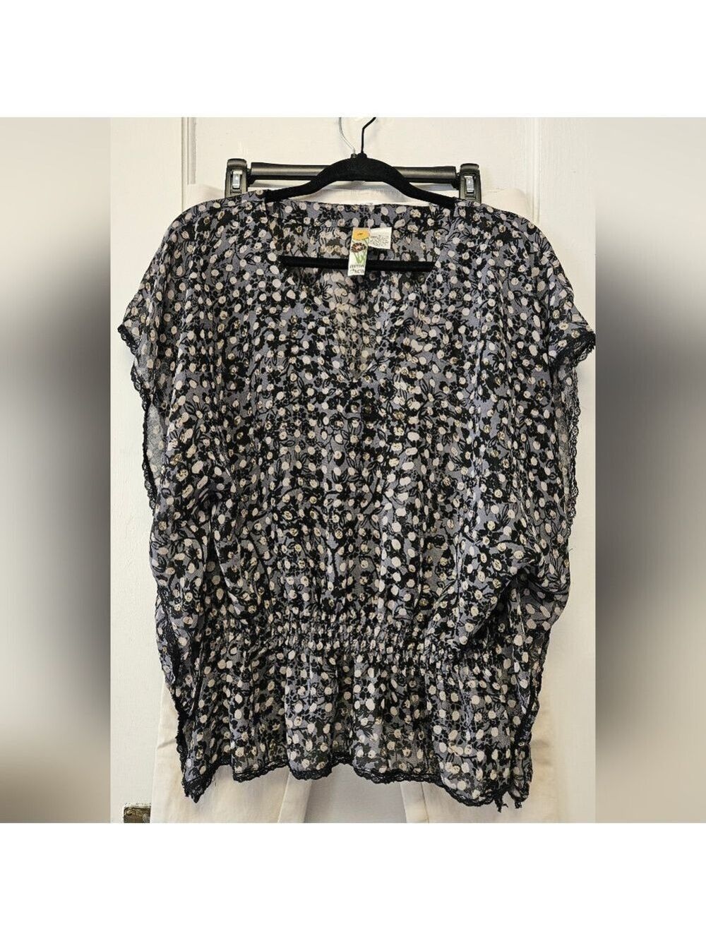 Mimi Chica Black and White Floral Blouse